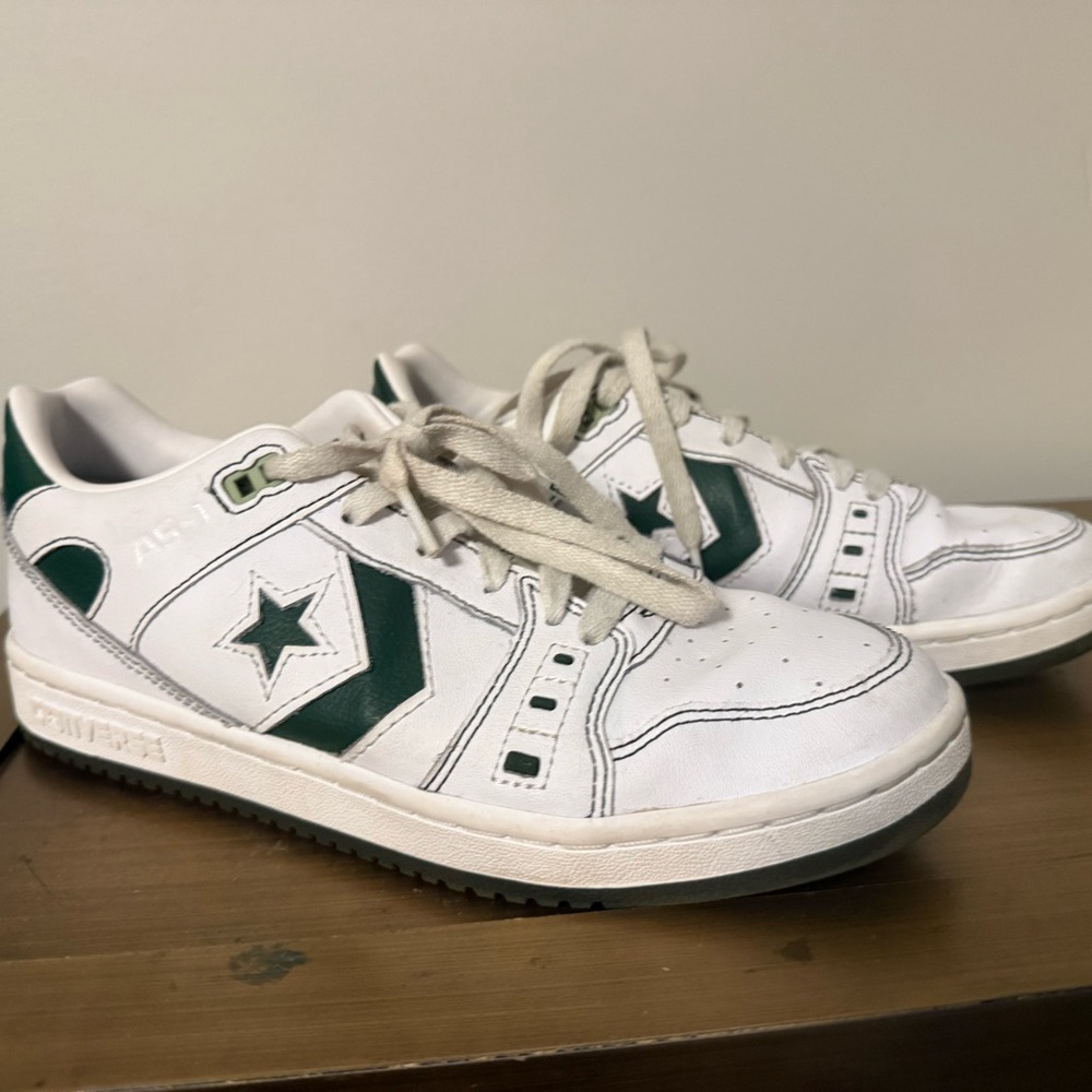 Women’s converse AS-1 sneaker. 7.5